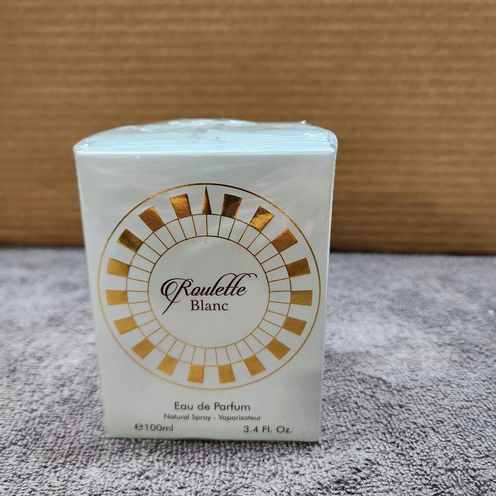 New in box sealed Roulette Eau de Parfum 3.4oz  b34